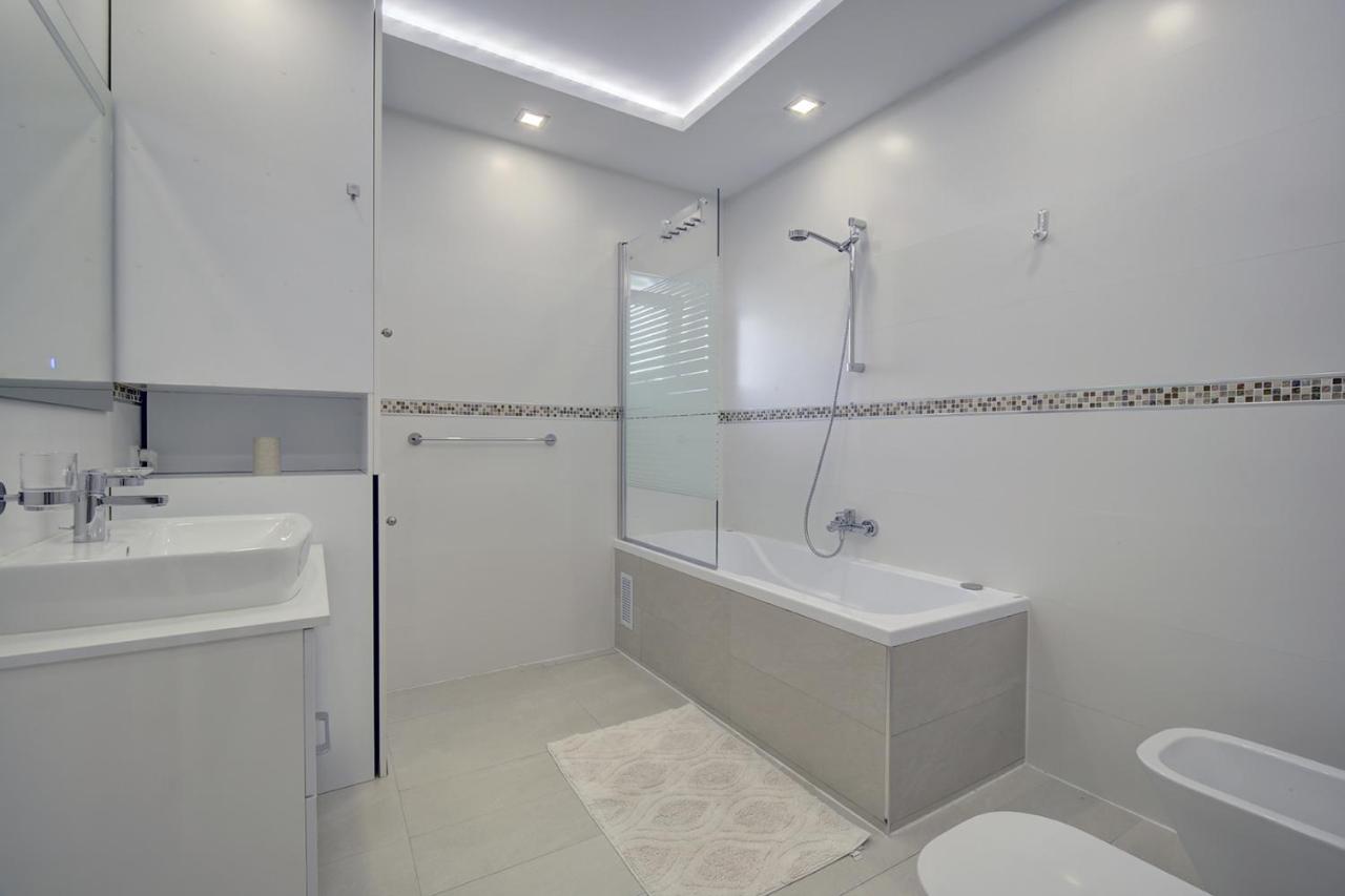 Westminster Puerto Banus Marina Appartement Marbella Buitenkant foto